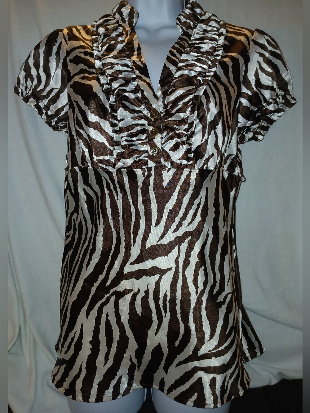 NWT Women's Brown & Cream Zebra Print Ruffle V-Neck Top.